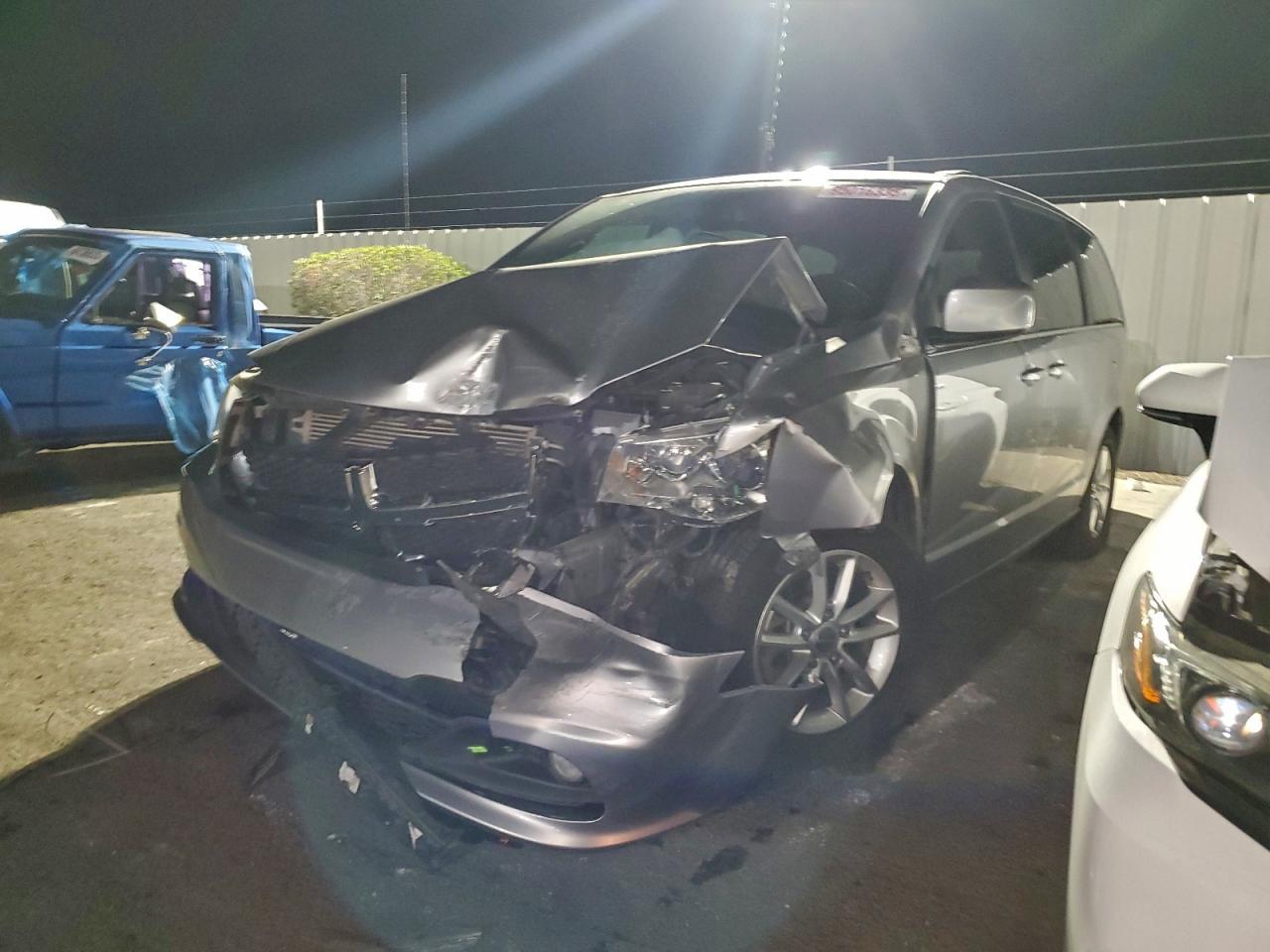 2018 Dodge Caravan - zdjęcie główne