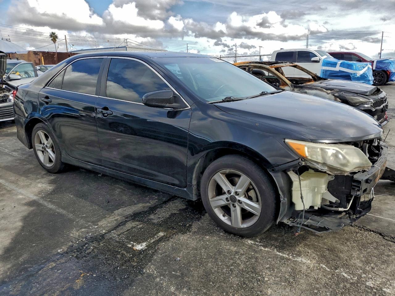 2014 Toyota Camry - zdjęcie 4