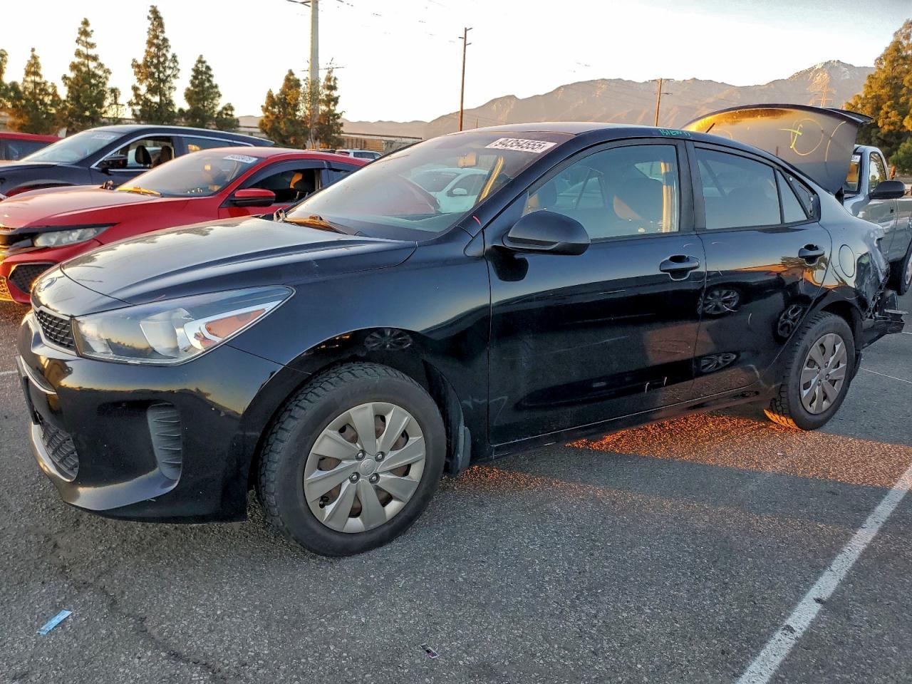 2018 Kia Rio - zdjęcie główne