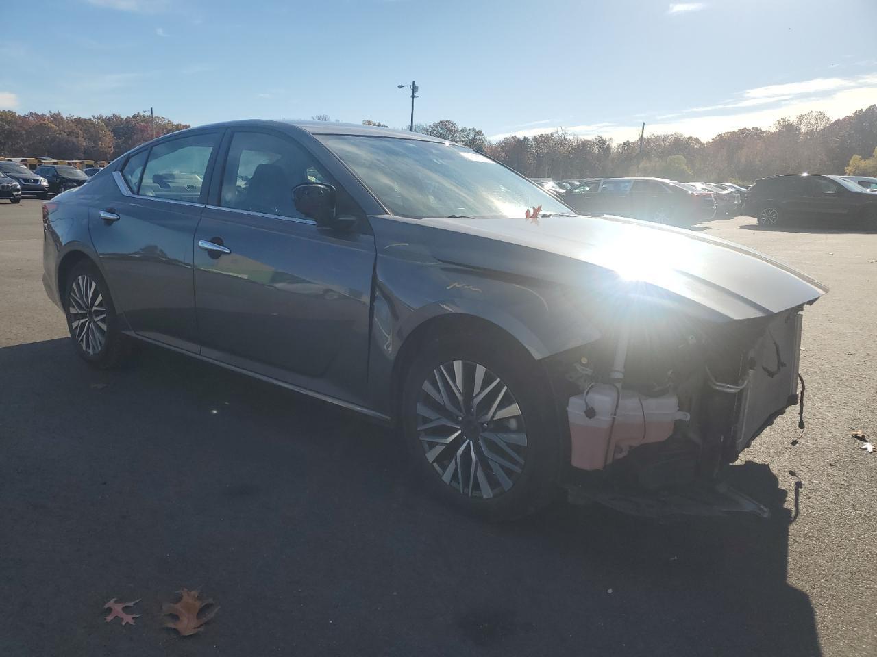 2024 Nissan Altima - zdjęcie 4