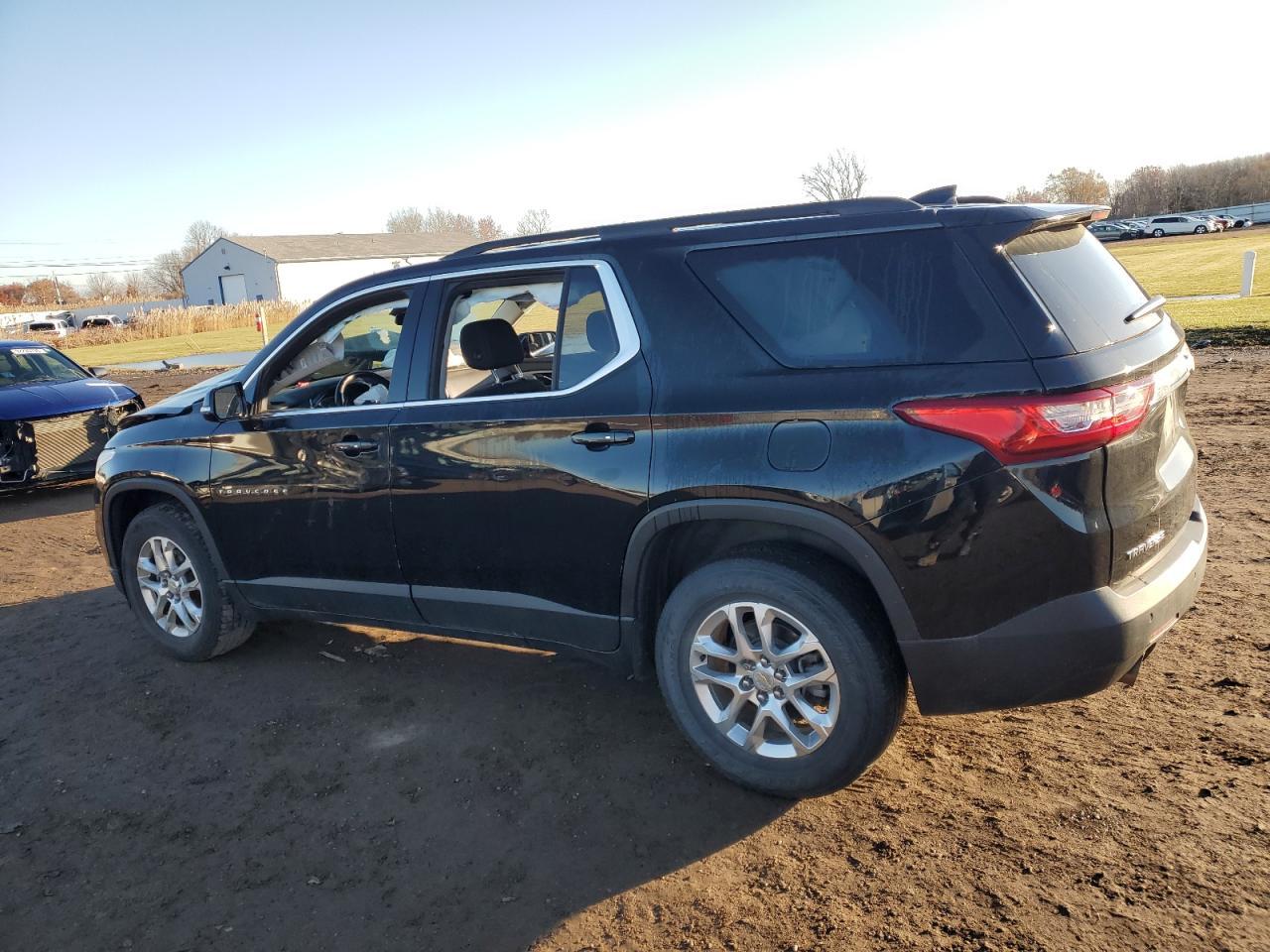 2019 Chevrolet Traverse - zdjęcie 2