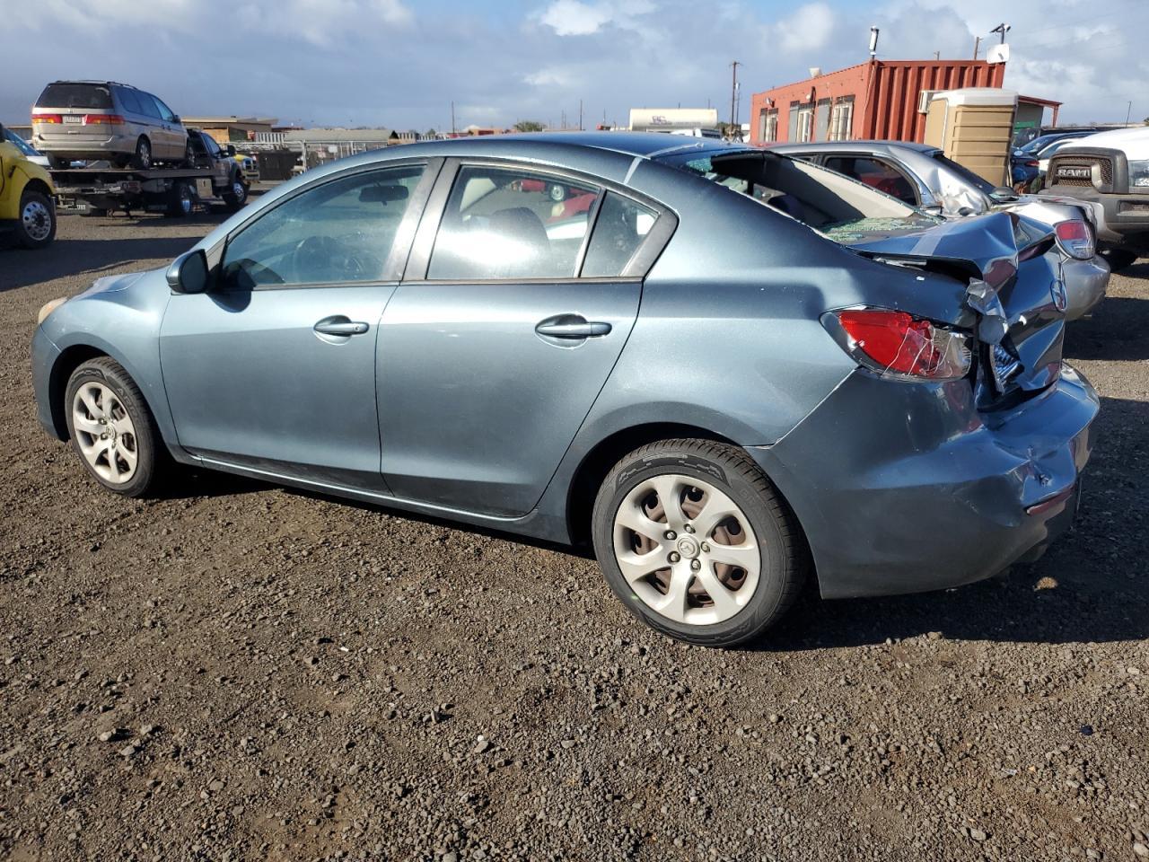 2013 Mazda 3 - zdjęcie 2