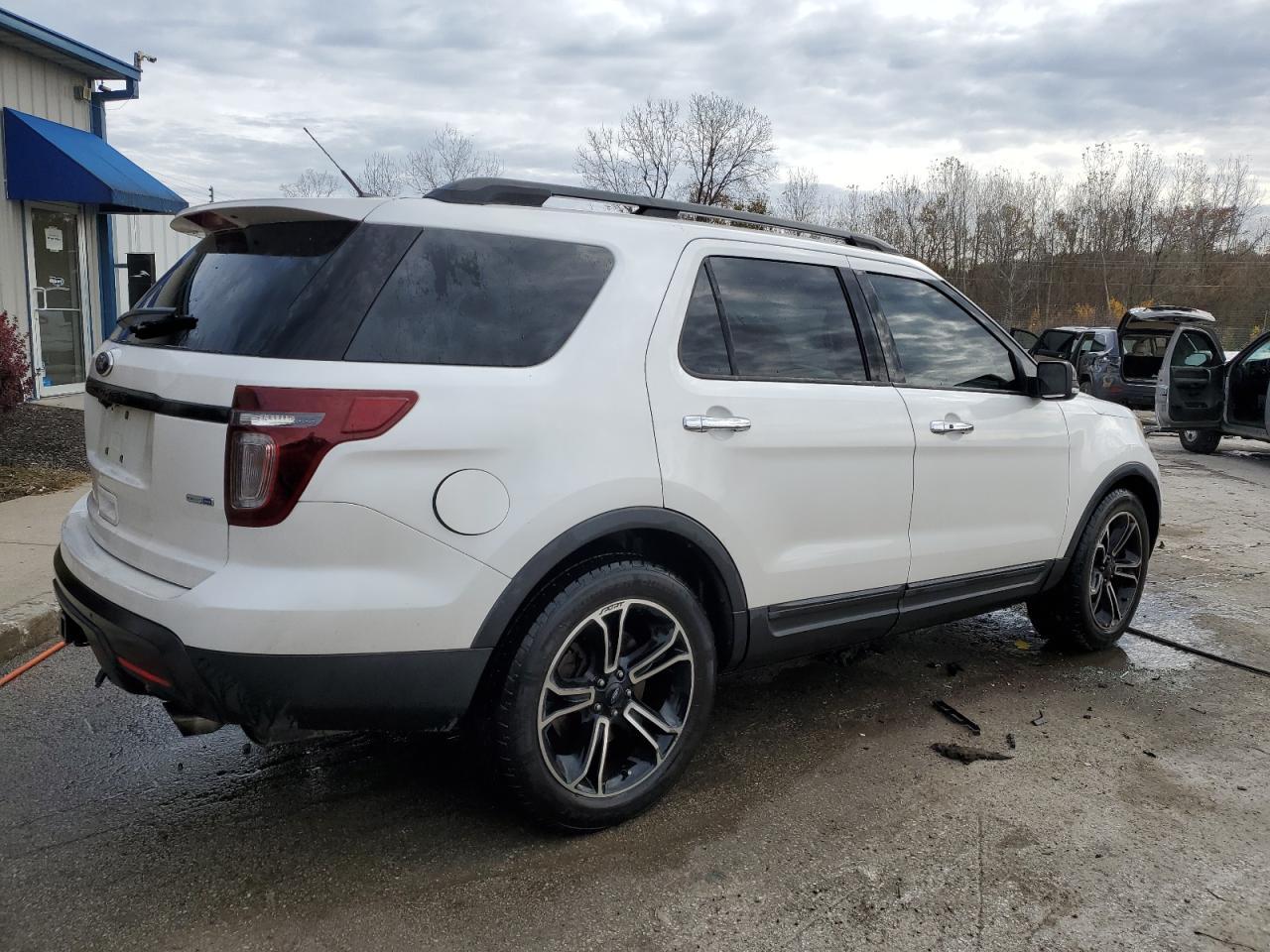 2014 Ford Explorer Sport - zdjęcie 3