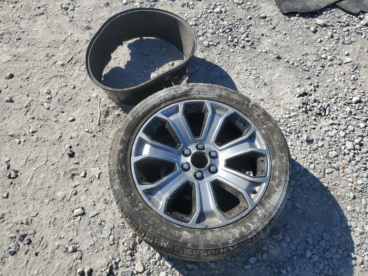 2017 Chevrolet Tahoe C1500 Lt - zdjęcie 13