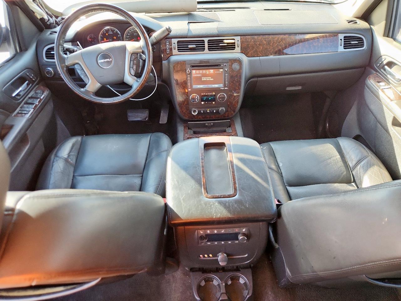 2014 GMC Yukon - zdjęcie 8