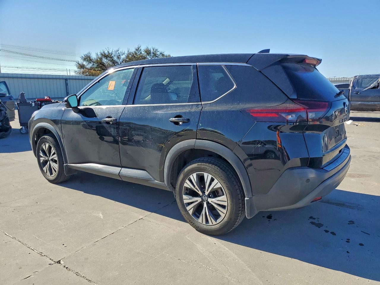 2021 Nissan Rogue Sv - zdjęcie 2