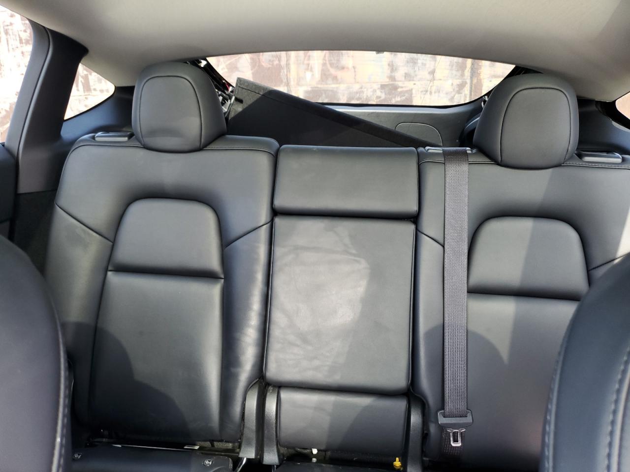 2024 Tesla Y - zdjęcie 10