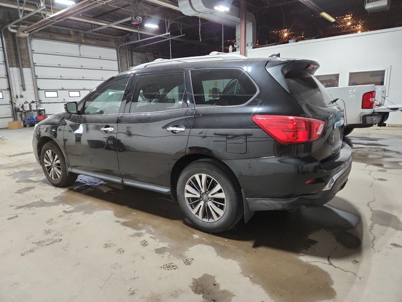2019 Nissan Pathfinder - zdjęcie 2