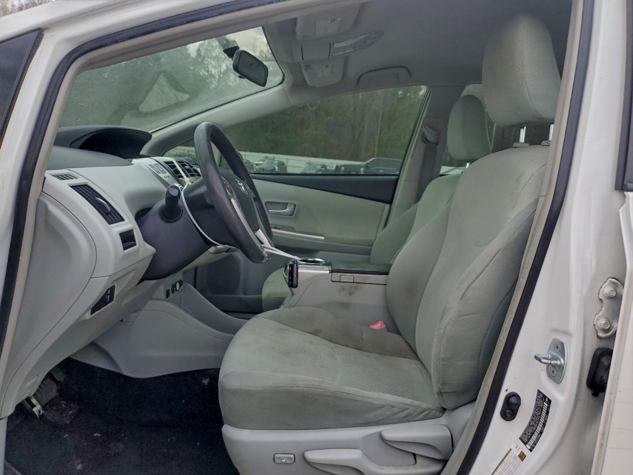 2013 Toyota Prius V - zdjęcie 7