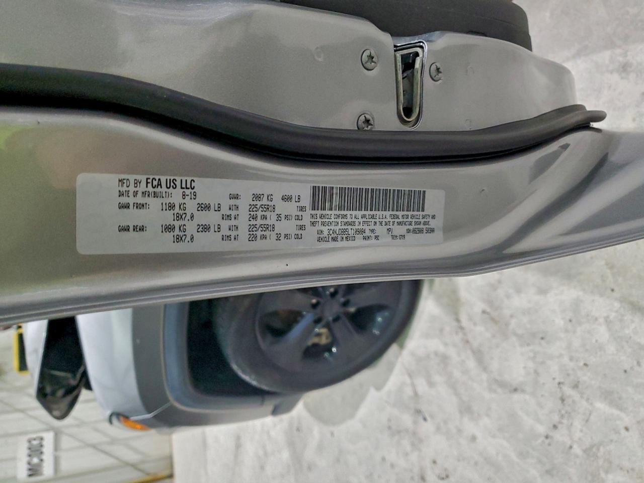 2020 Jeep Compass Latitude - zdjęcie 13