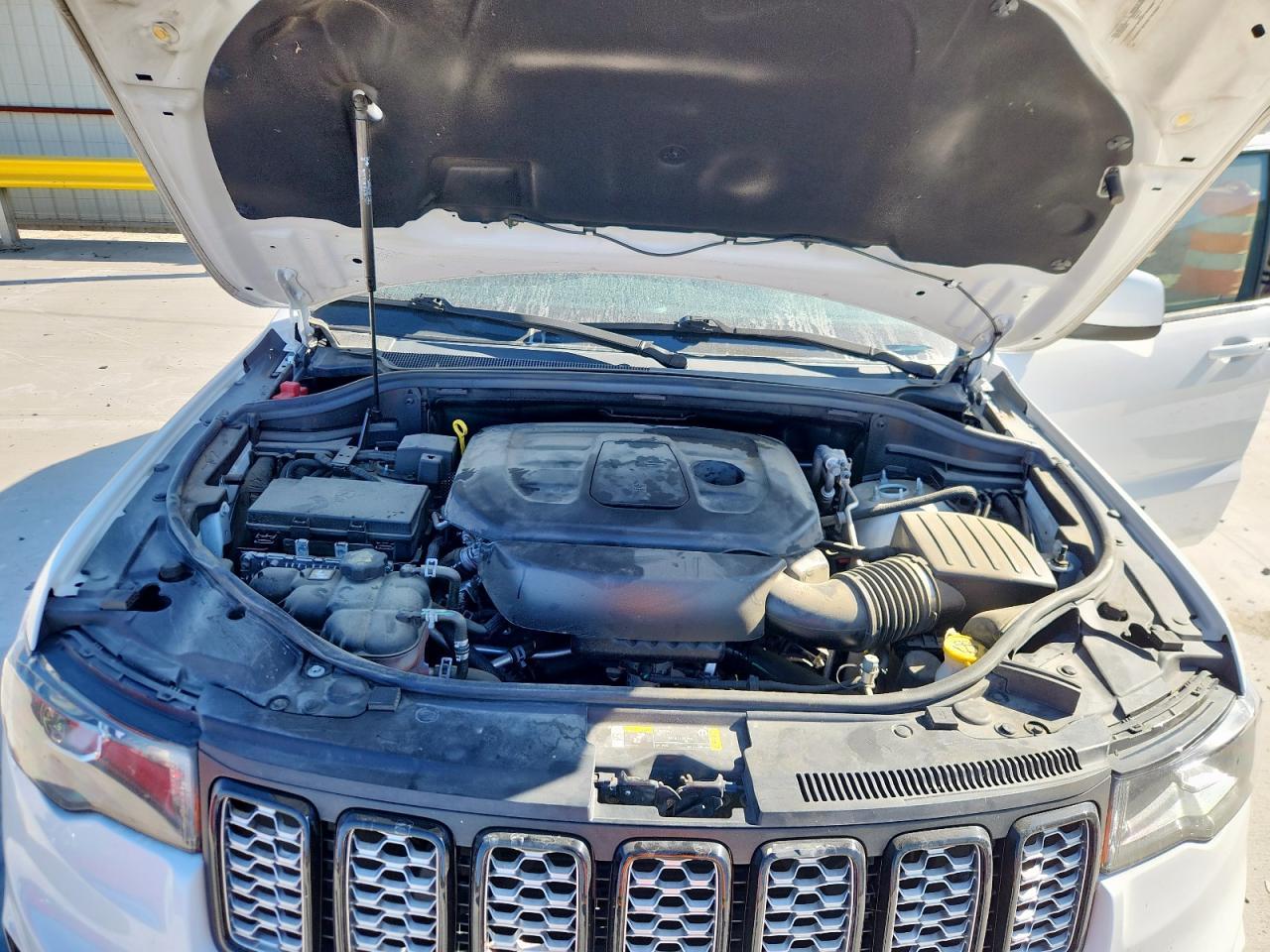 2021 Jeep Grand Cherokee - zdjęcie 12