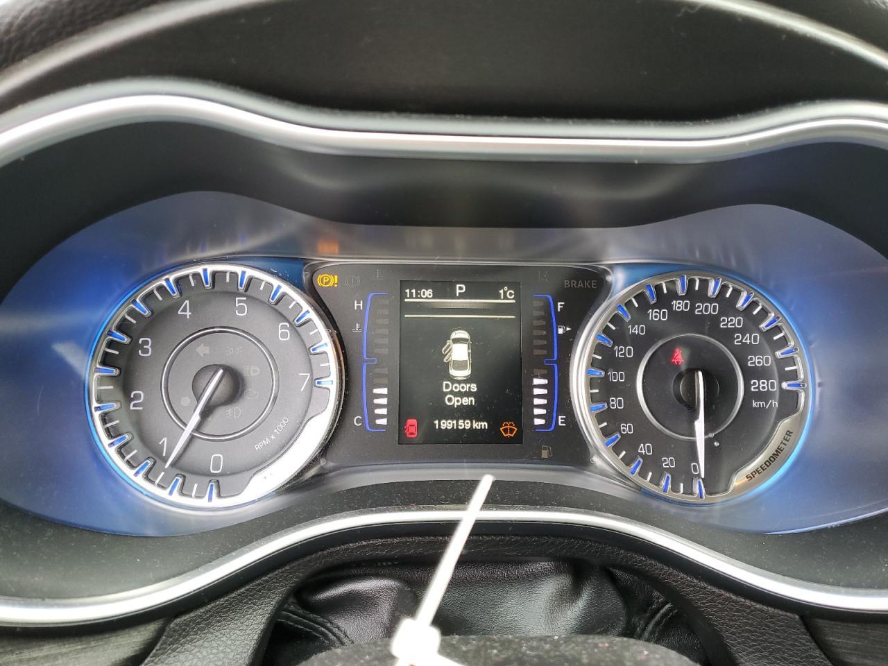 2015 Chrysler 200 - zdjęcie 9