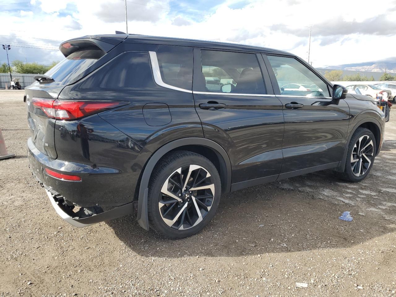 2022 Mitsubishi Outlander - zdjęcie 3