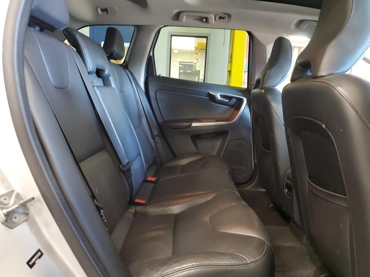 2017 Volvo XC60 - zdjęcie 11