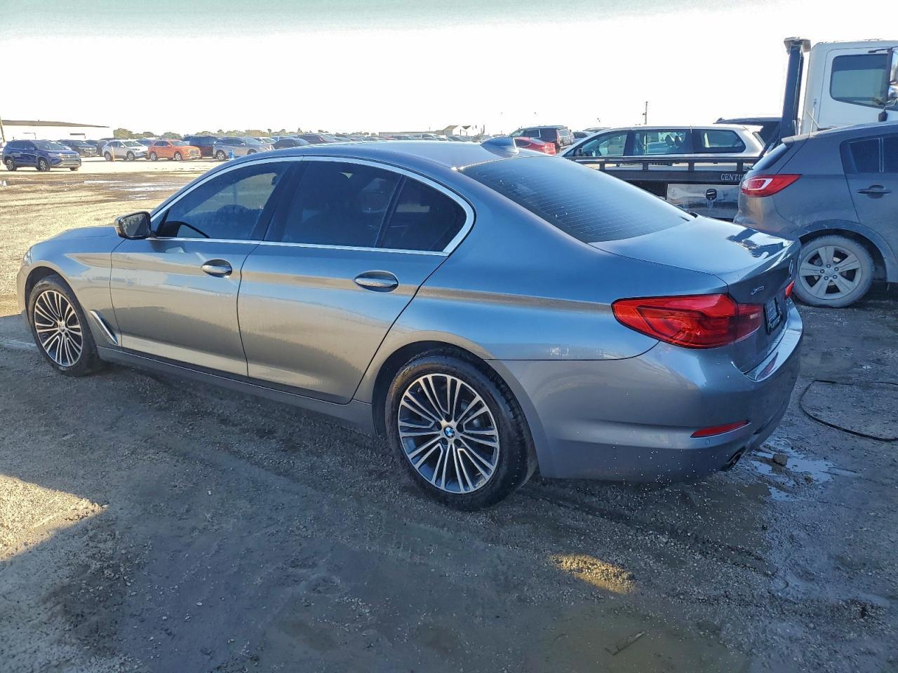 2019 BMW 530I xDrive Sport - zdjęcie 2