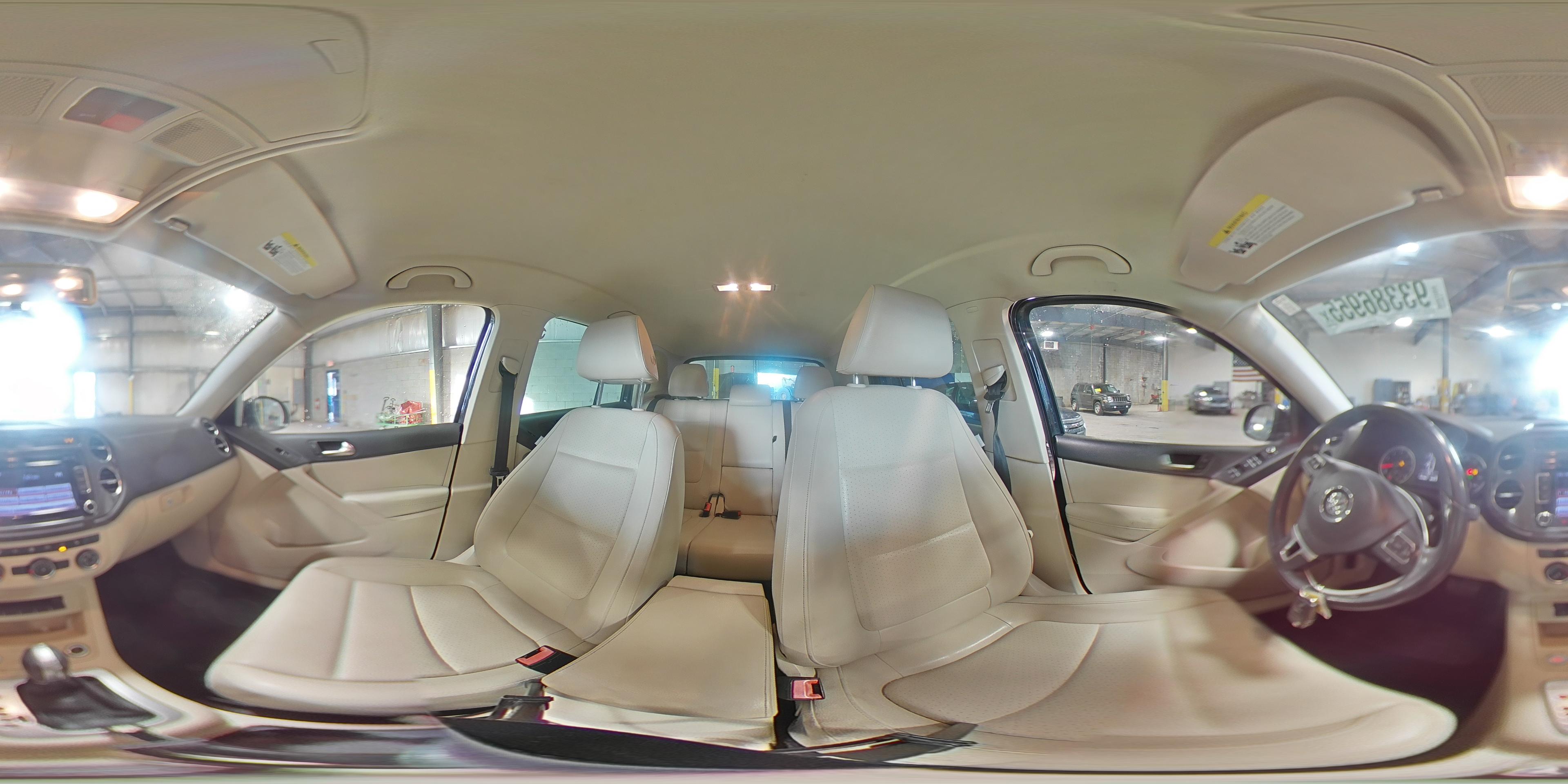 2014 Volkswagen Tiguan - zdjęcie 15