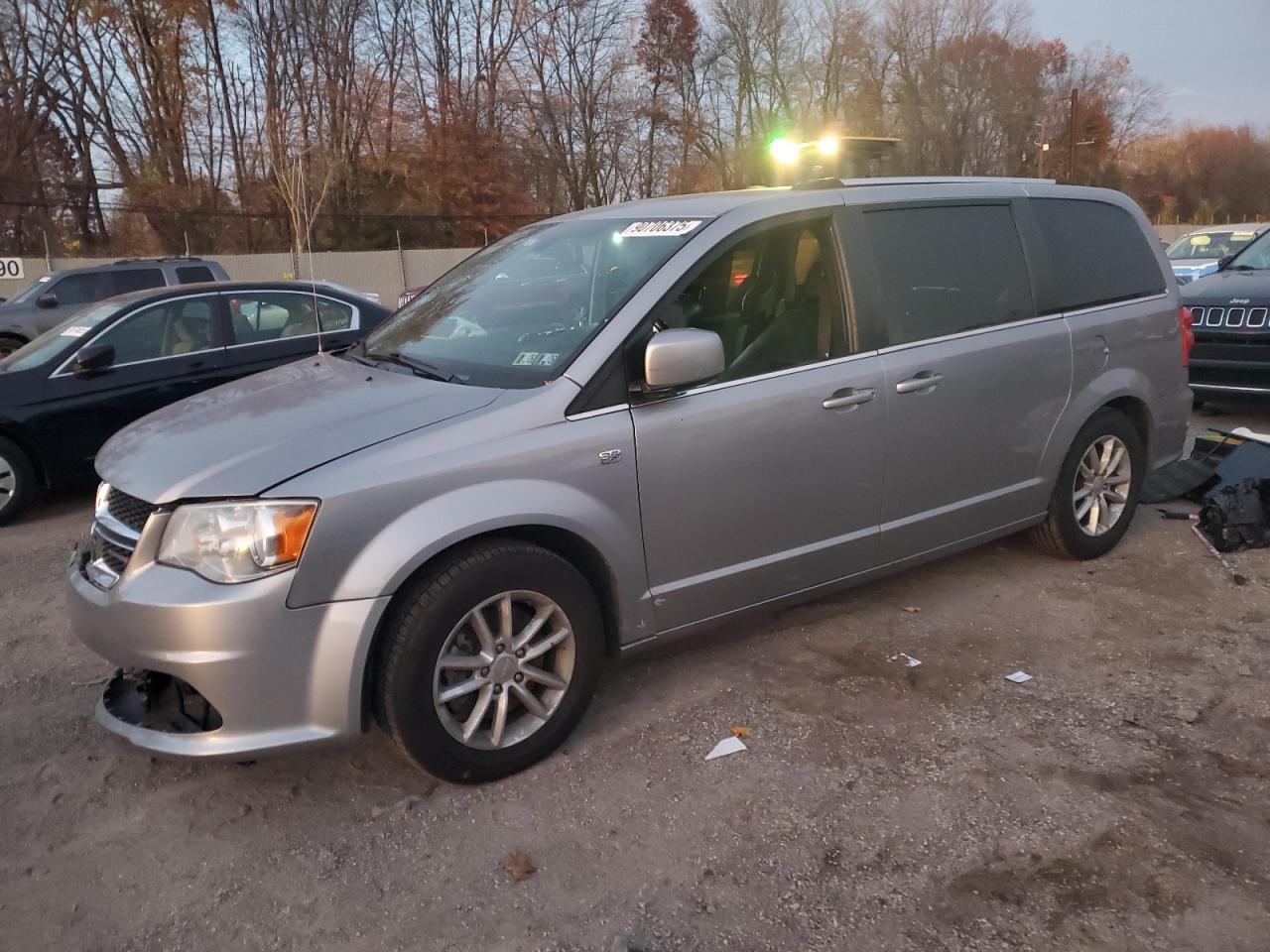 2019 Dodge Grand Caravan Sxt - zdjęcie główne
