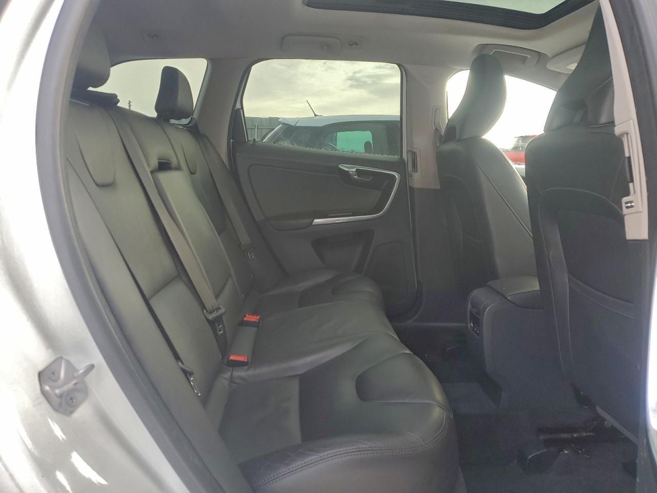 2016 Volvo XC60 - zdjęcie 11