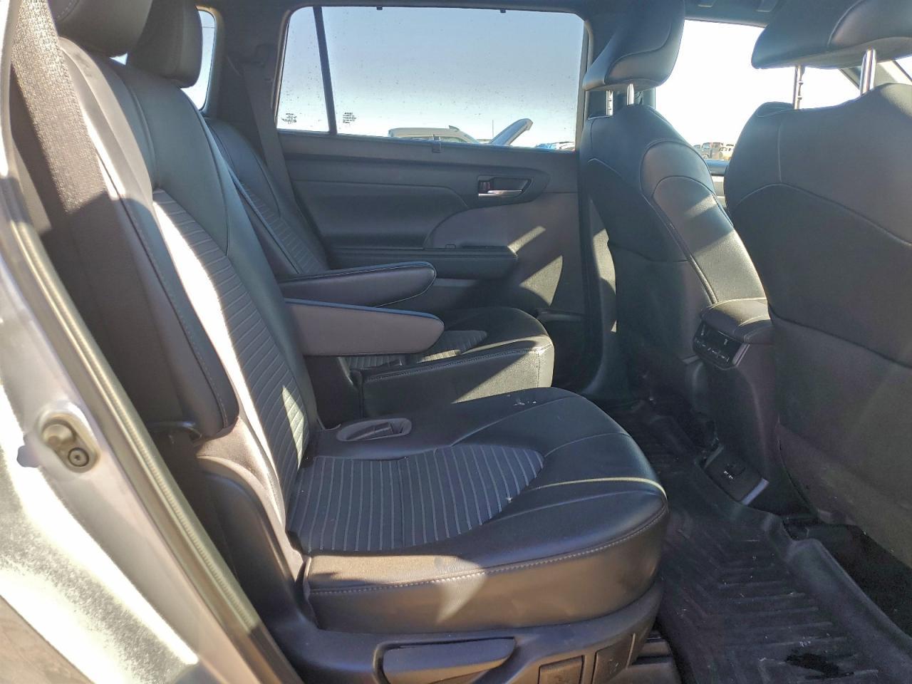 2021 Toyota Highlander - zdjęcie 11