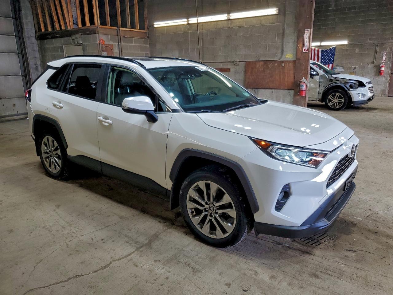 2020 Toyota RAV 4 - zdjęcie 4