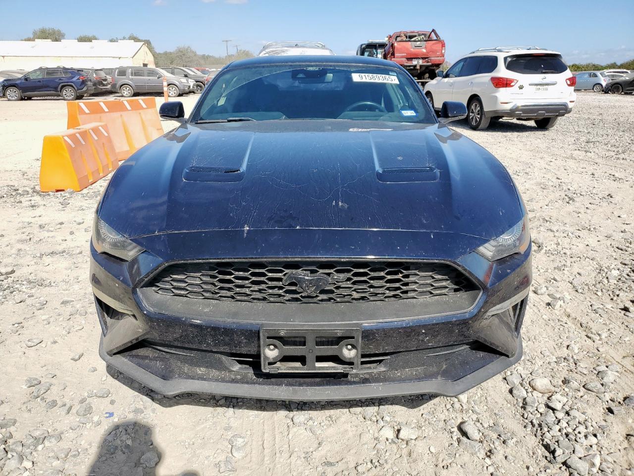 2021 Ford Mustang - zdjęcie 9