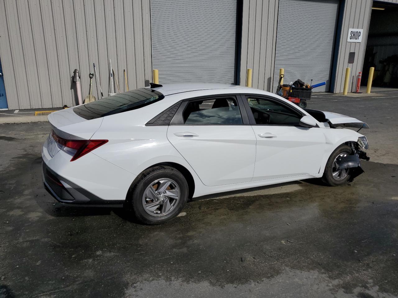 2025 Hyundai Elantra - zdjęcie 3