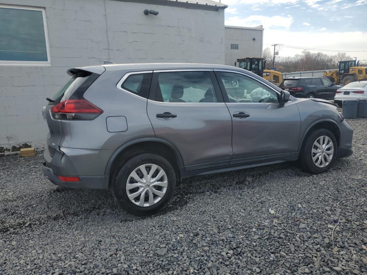 2018 Nissan Rogue S - zdjęcie 3