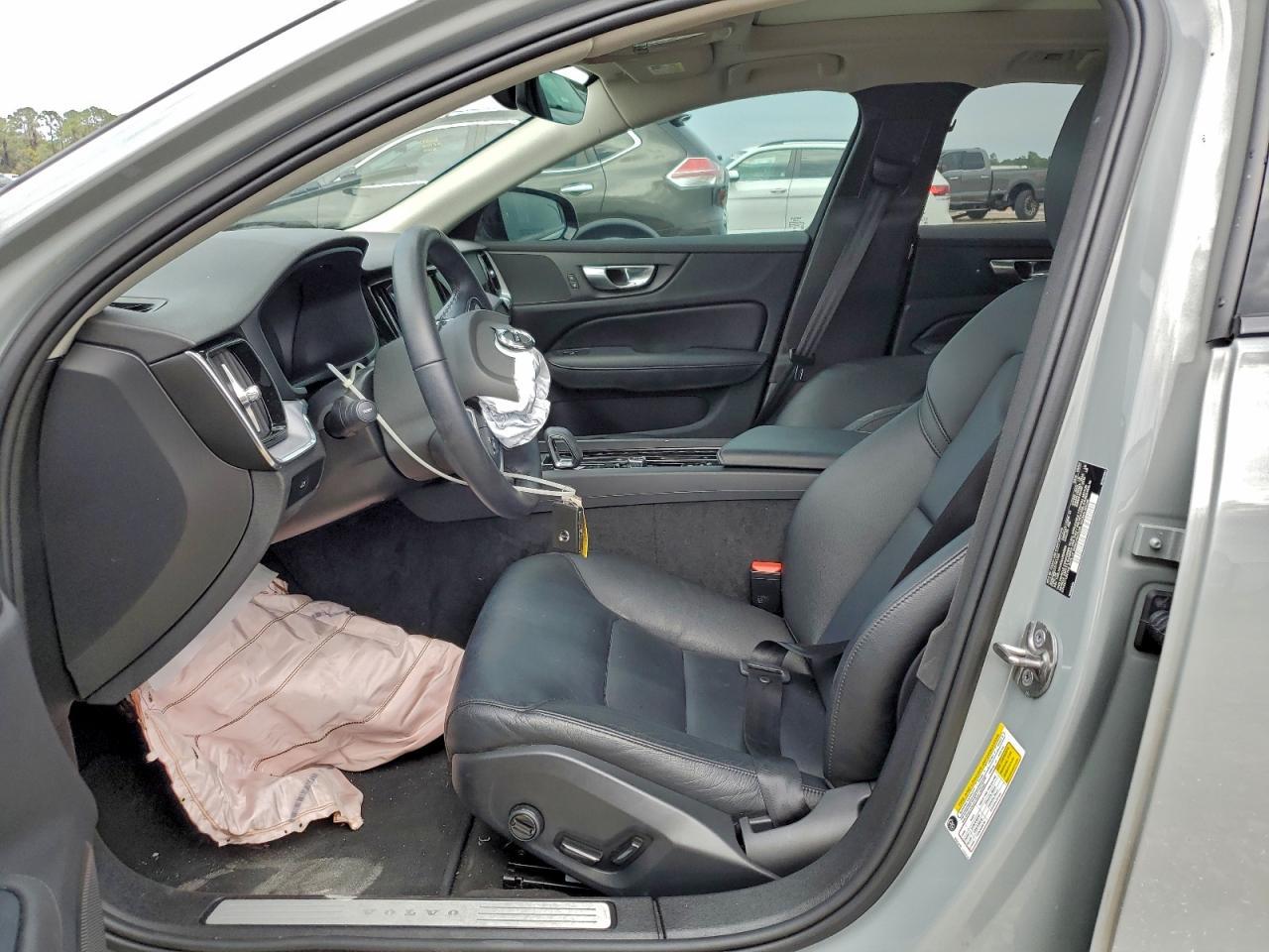 2025 Volvo S60 Core - zdjęcie 7