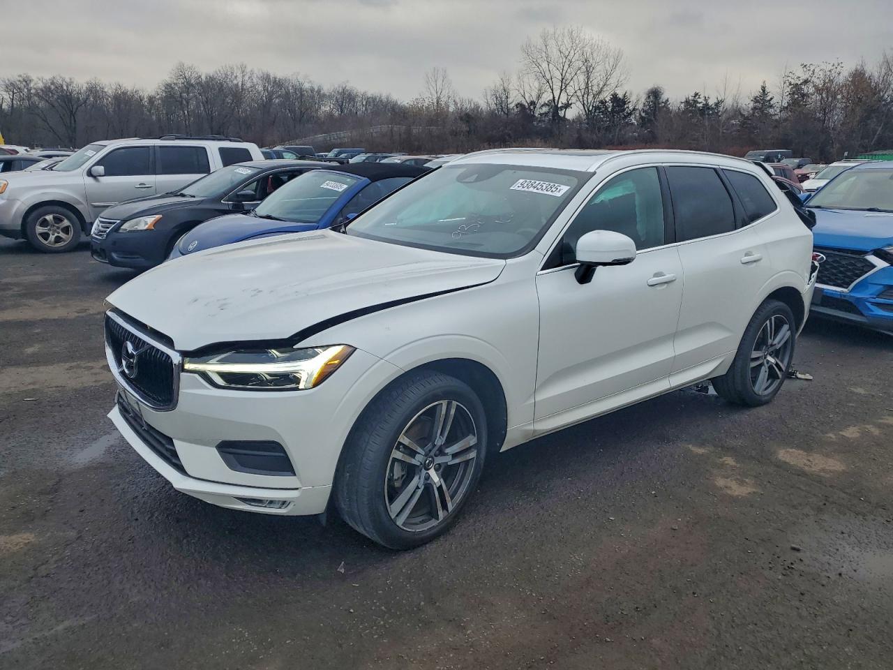 2021 Volvo XC60 - zdjęcie główne