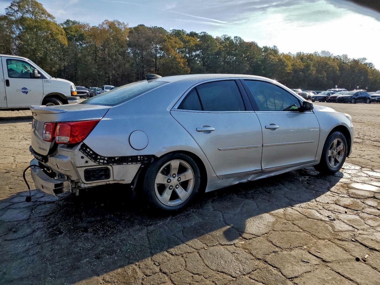 2015 Chevrolet Malibu Ls - zdjęcie 3