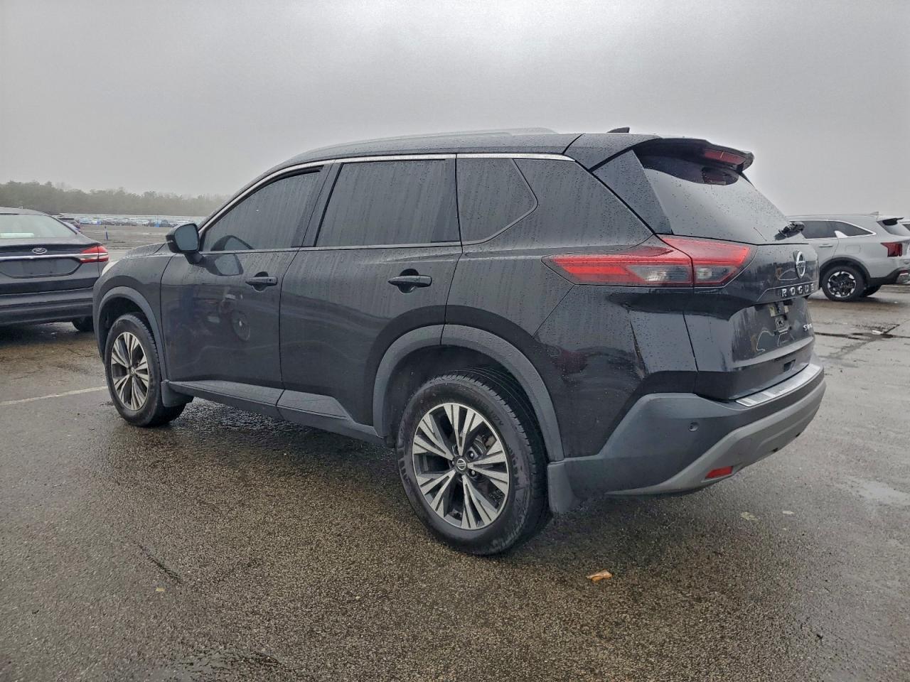 2021 Nissan Rogue Sv - zdjęcie 2