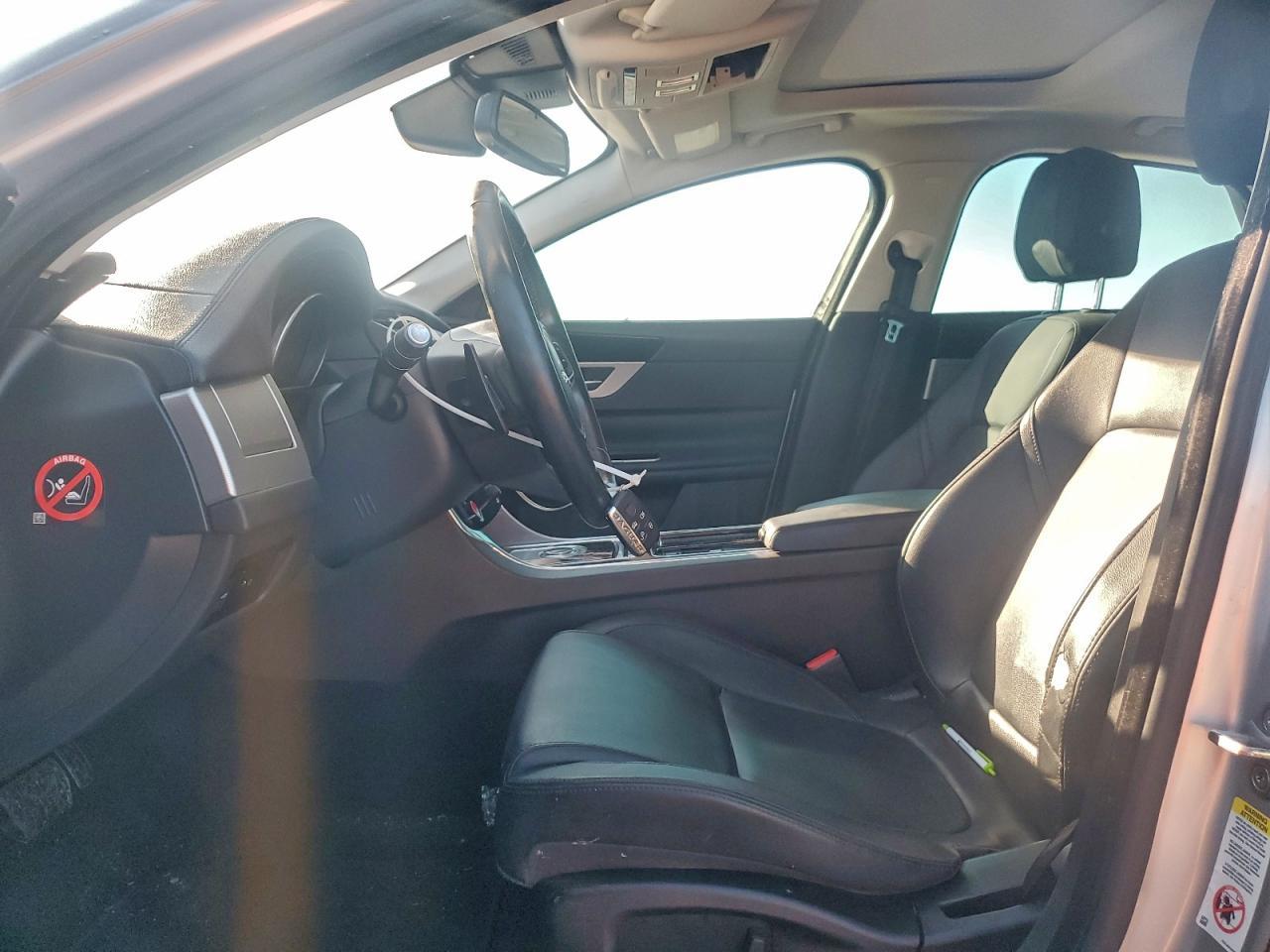 2016 Jaguar XF - zdjęcie 7