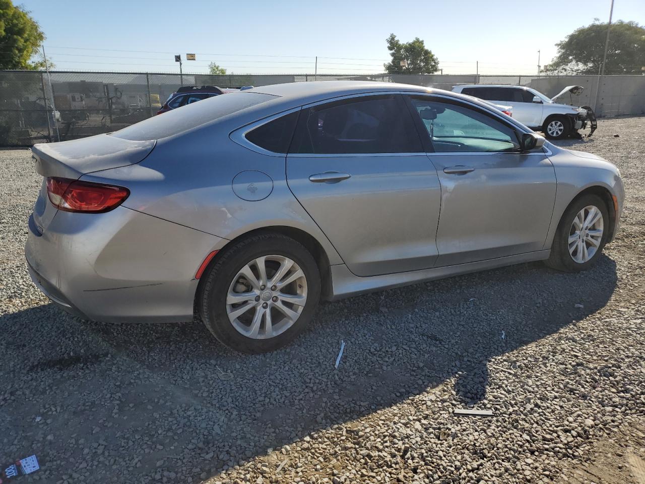 2015 Chrysler 200 Limited - zdjęcie 3