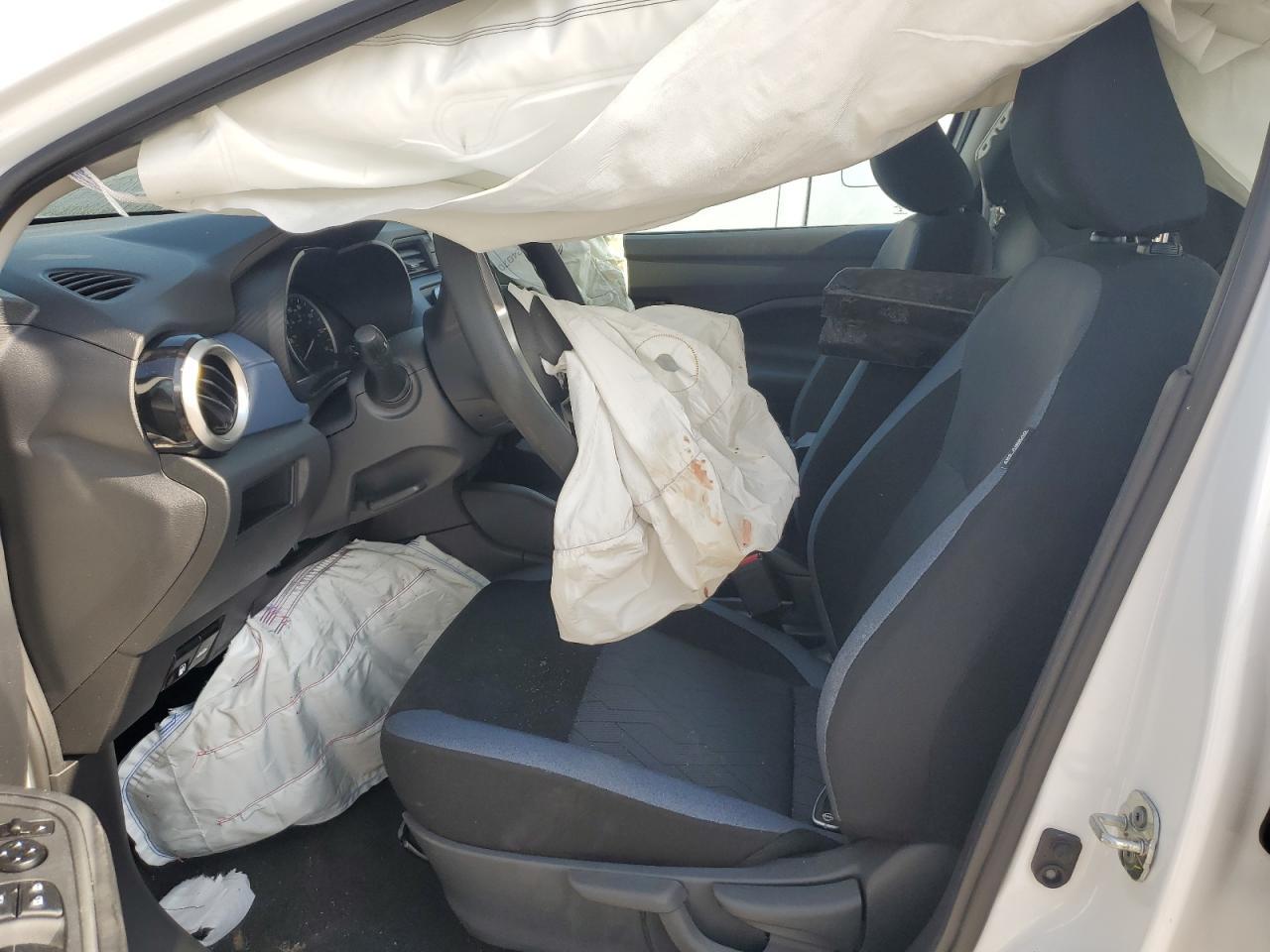 2025 Nissan Versa Sv - zdjęcie 7