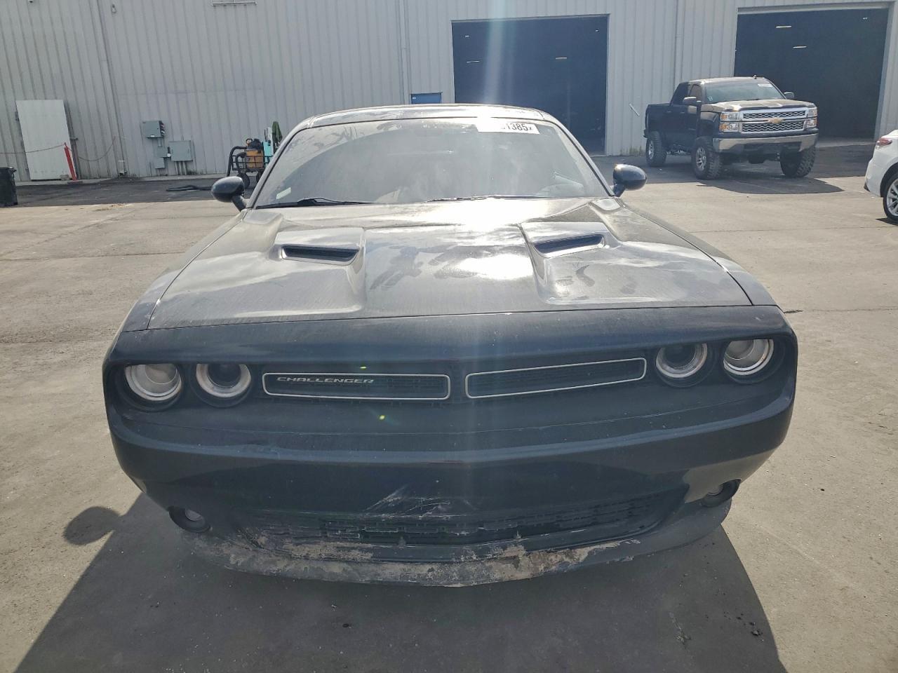 2021 Dodge Challenger - zdjęcie 5