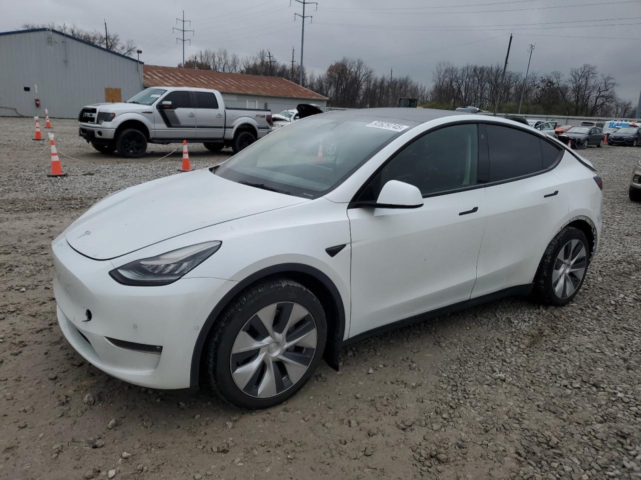 2021 Tesla Model Y - zdjęcie główne