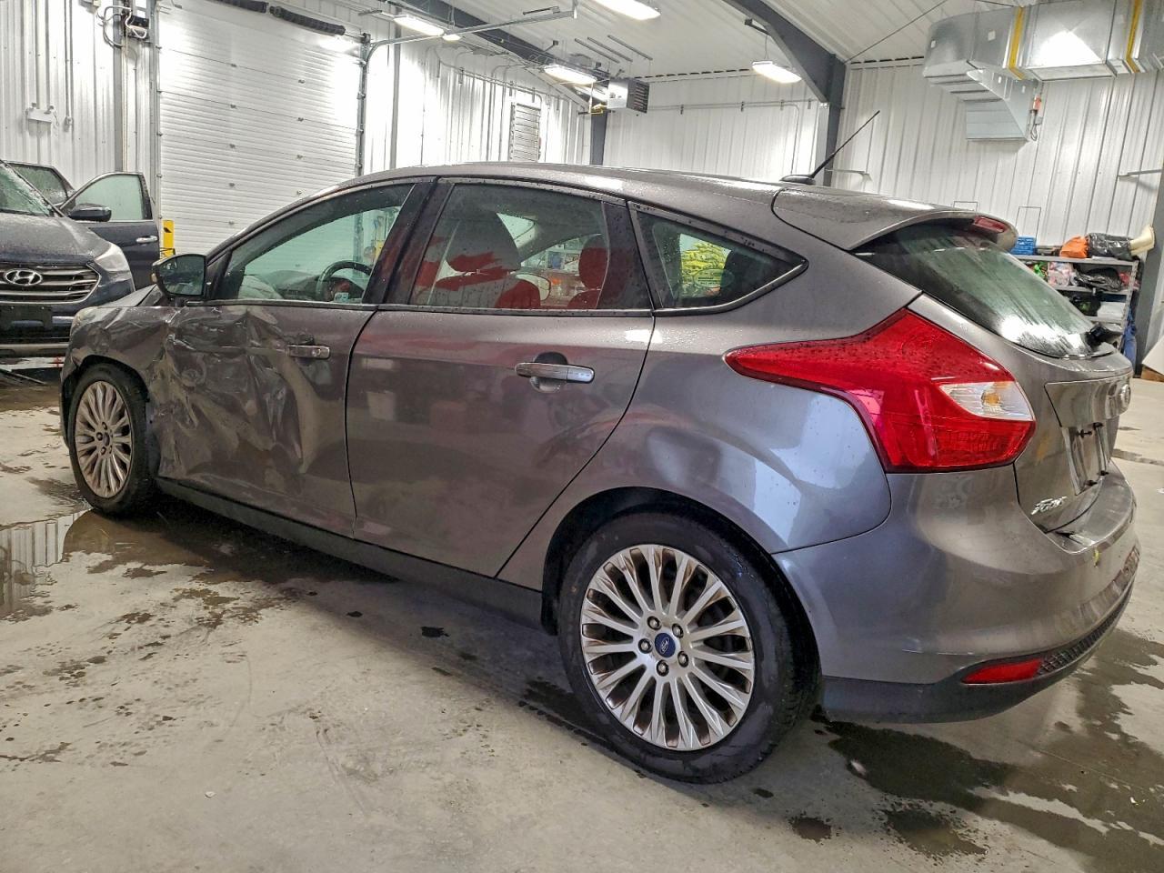 2013 Ford Focus - zdjęcie 2