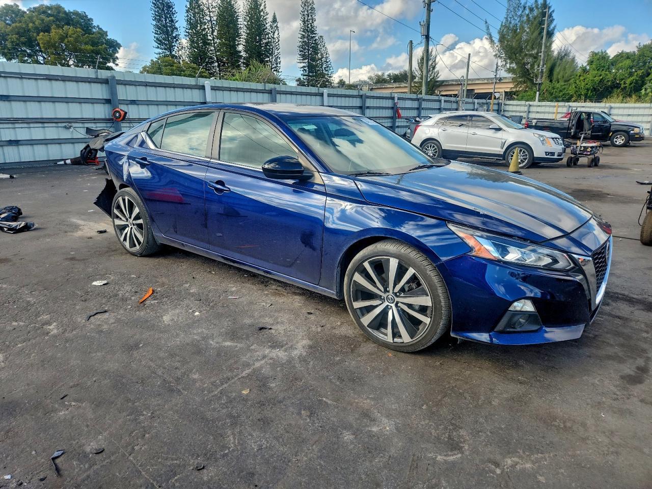 2022 Nissan Altima - zdjęcie 4