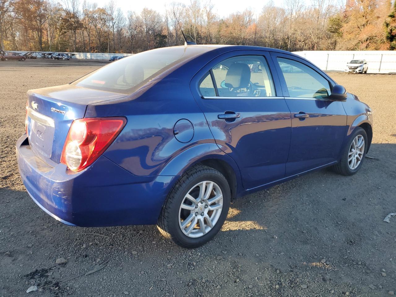 2013 Chevrolet Sonic - zdjęcie 3