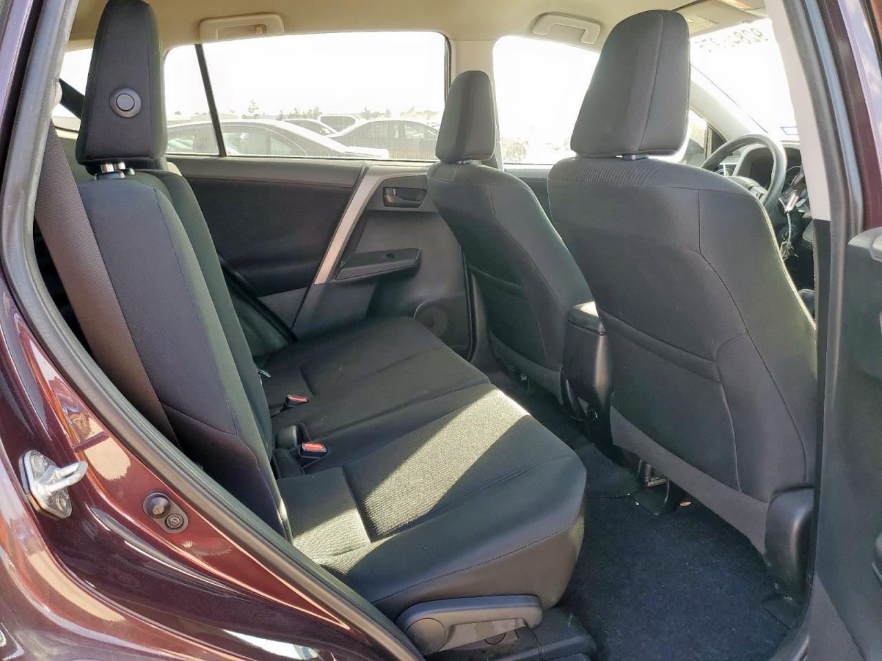 2016 Toyota RAV 4 - zdjęcie 10
