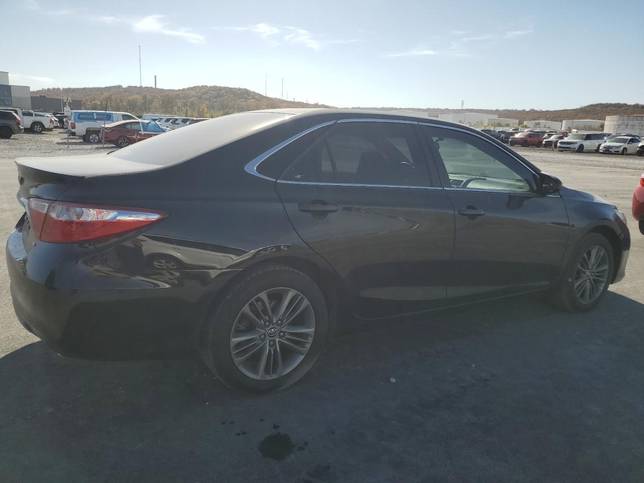 2015 Toyota Camry - zdjęcie 3