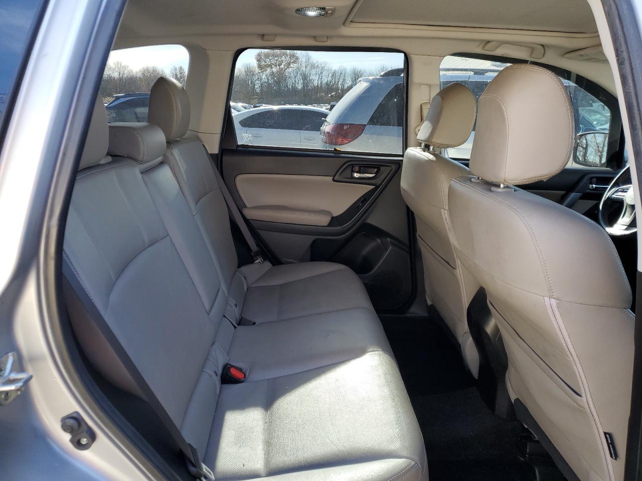 2014 Subaru Forester - zdjęcie 11