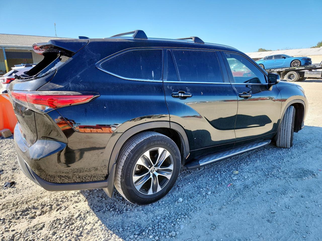 2023 Toyota Highlander L - zdjęcie 3