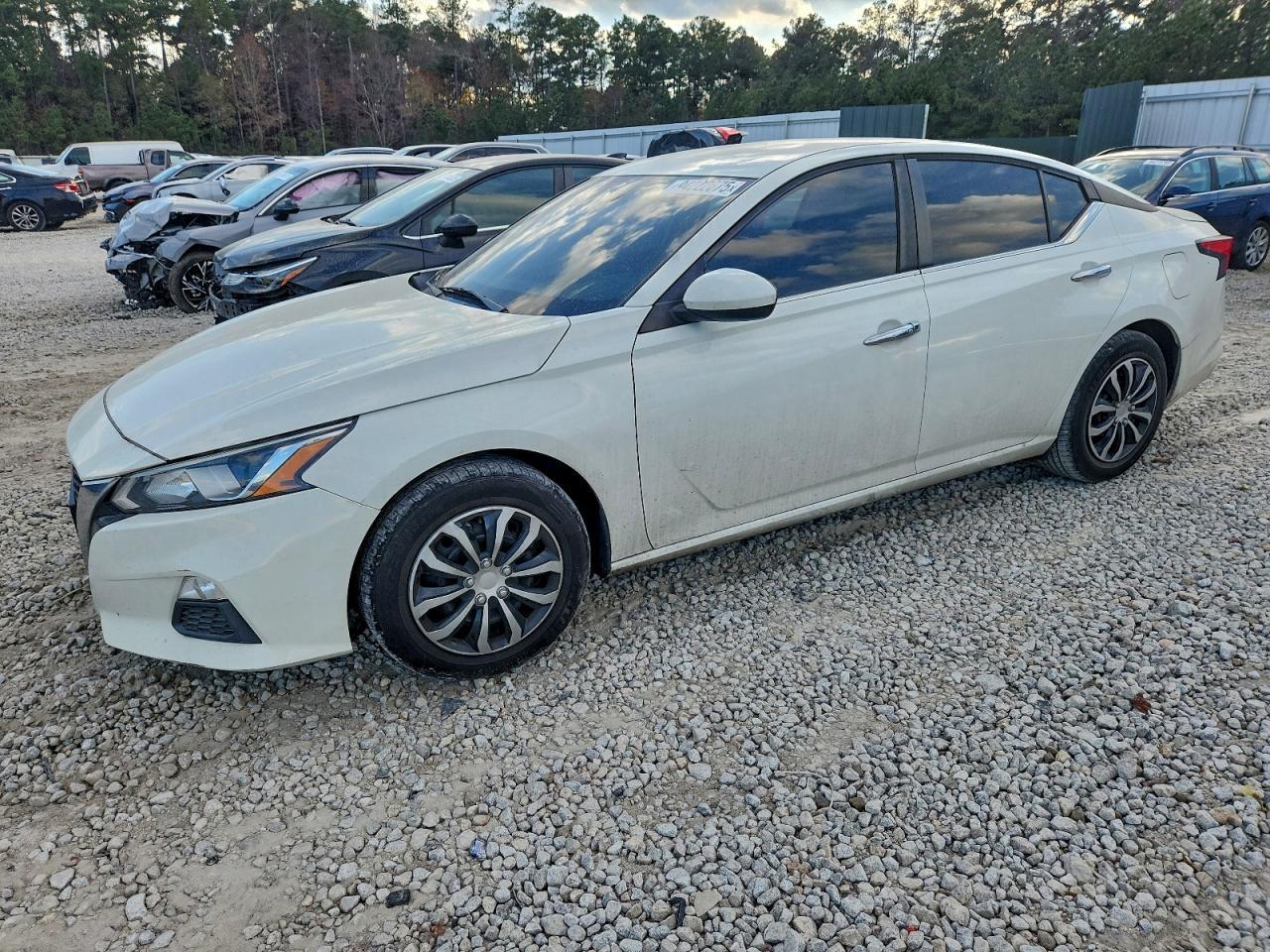 2024 Nissan Altima - zdjęcie główne