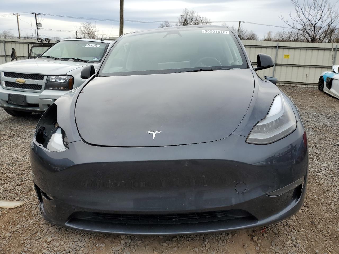 2024 Tesla Model Y - zdjęcie 5
