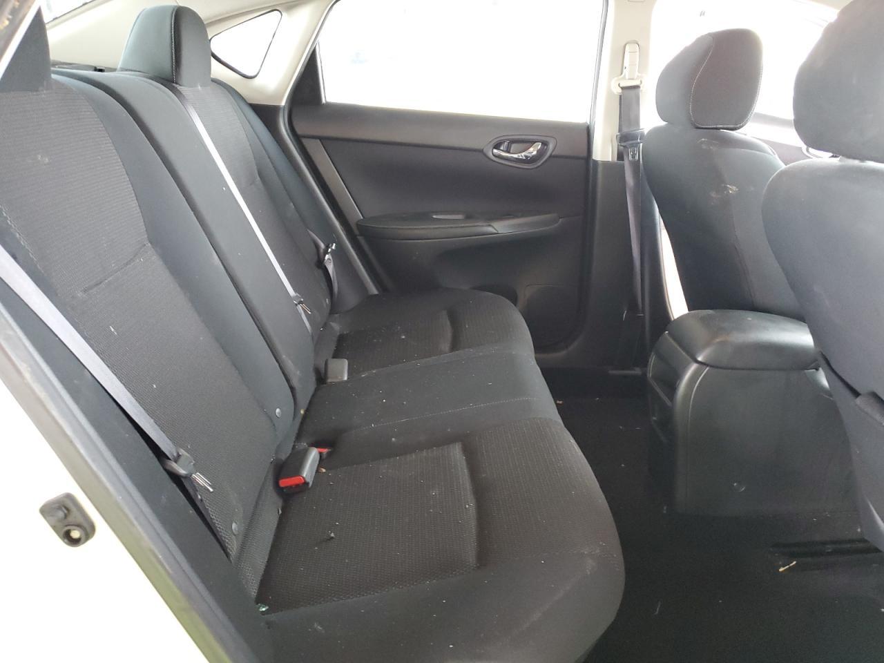 2019 Nissan Sentra S - zdjęcie 10