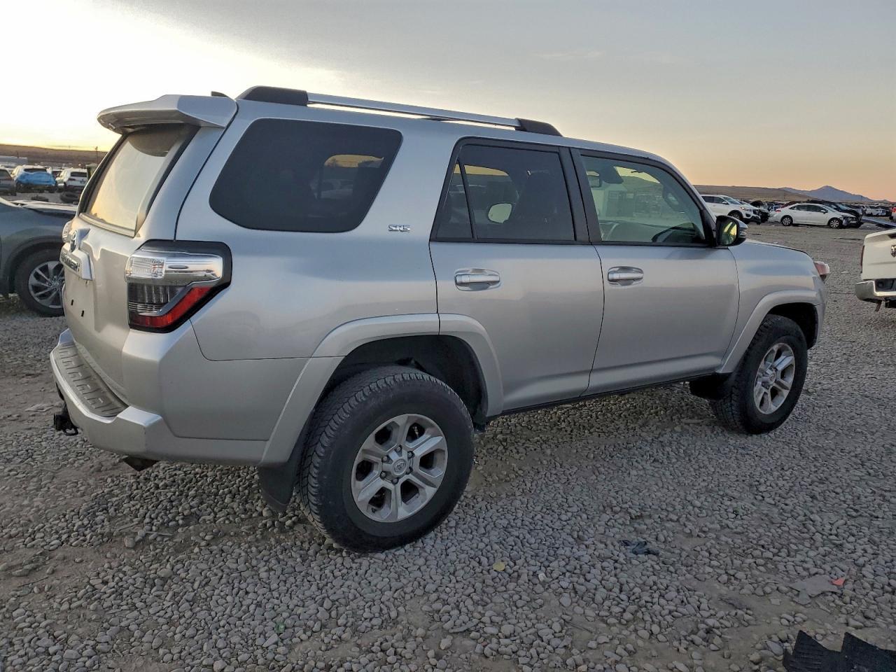 2021 Toyota 4Runner - zdjęcie 3