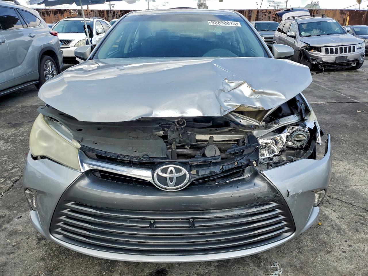 2016 Toyota Camry - zdjęcie 5