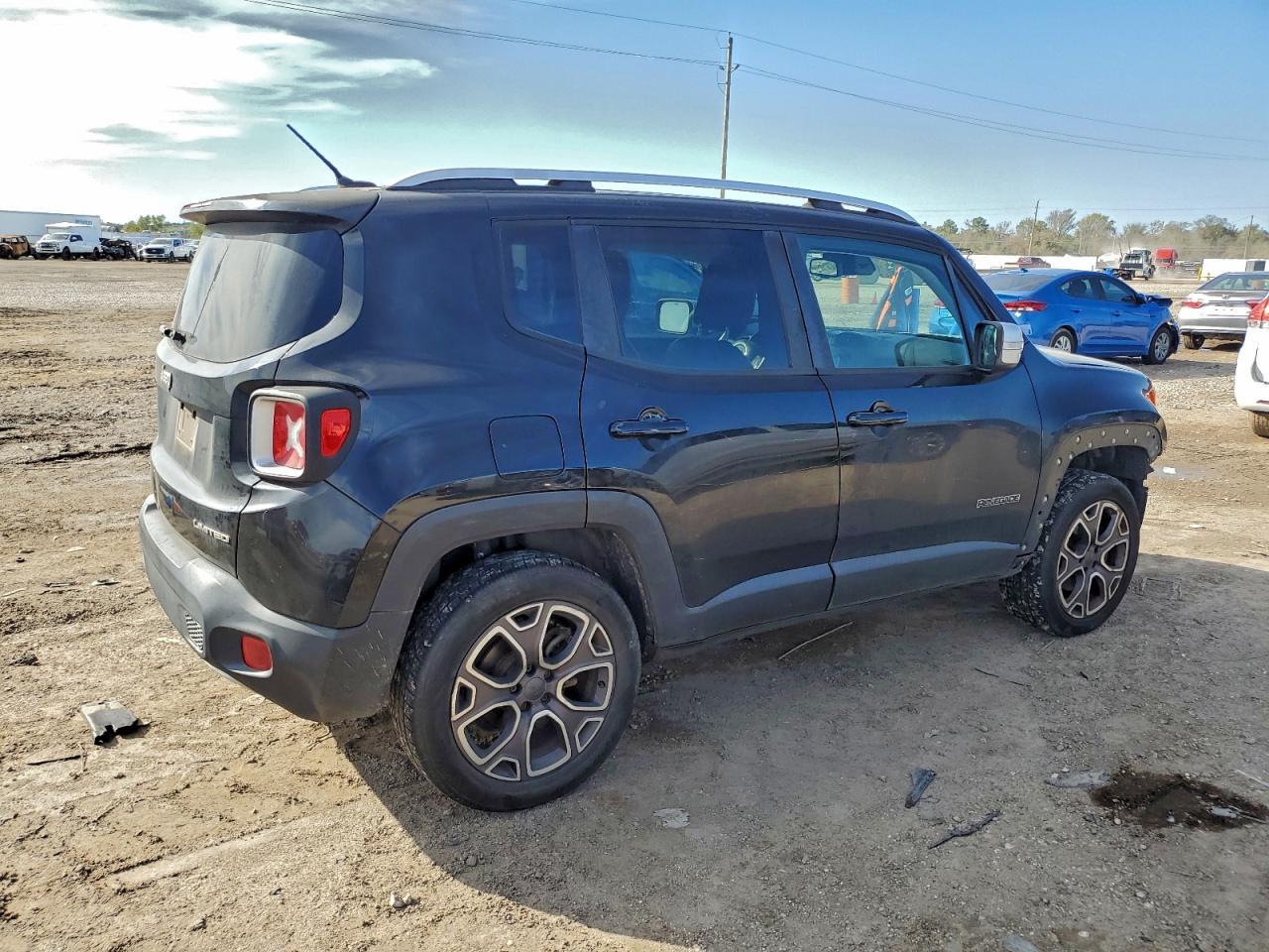 2015 Jeep Renegade - zdjęcie 3