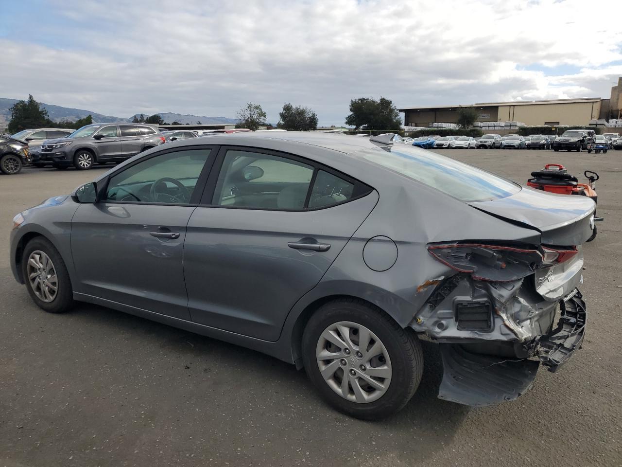 2017 Hyundai Elantra - zdjęcie 2